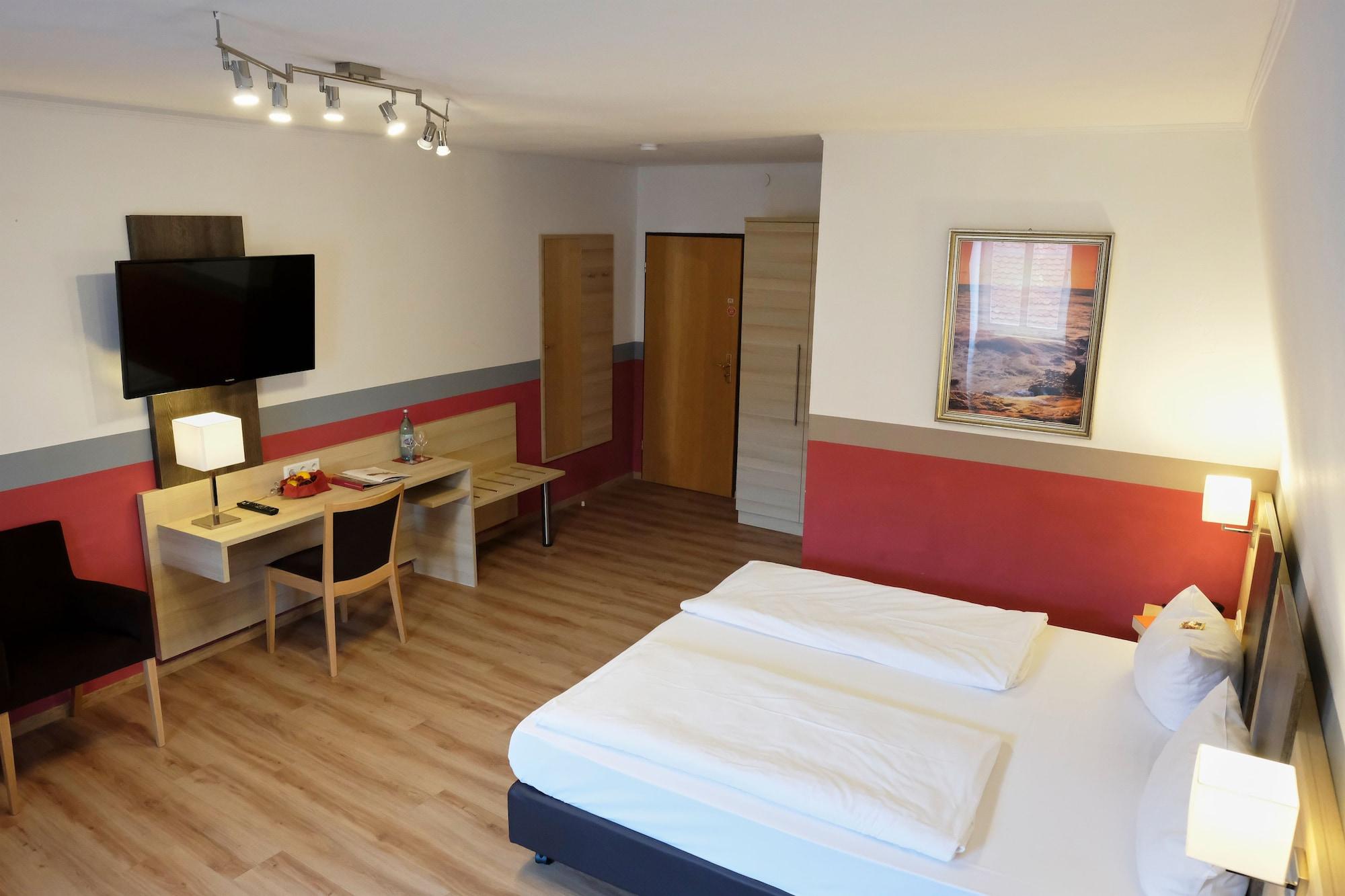 Romantica Hotel Blauer Hecht Dinkelsbühl Esterno foto